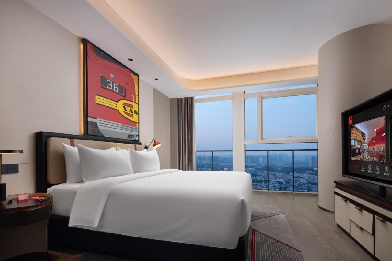 מלון Radisson Red Guangzhou South Railway Station מראה חיצוני תמונה