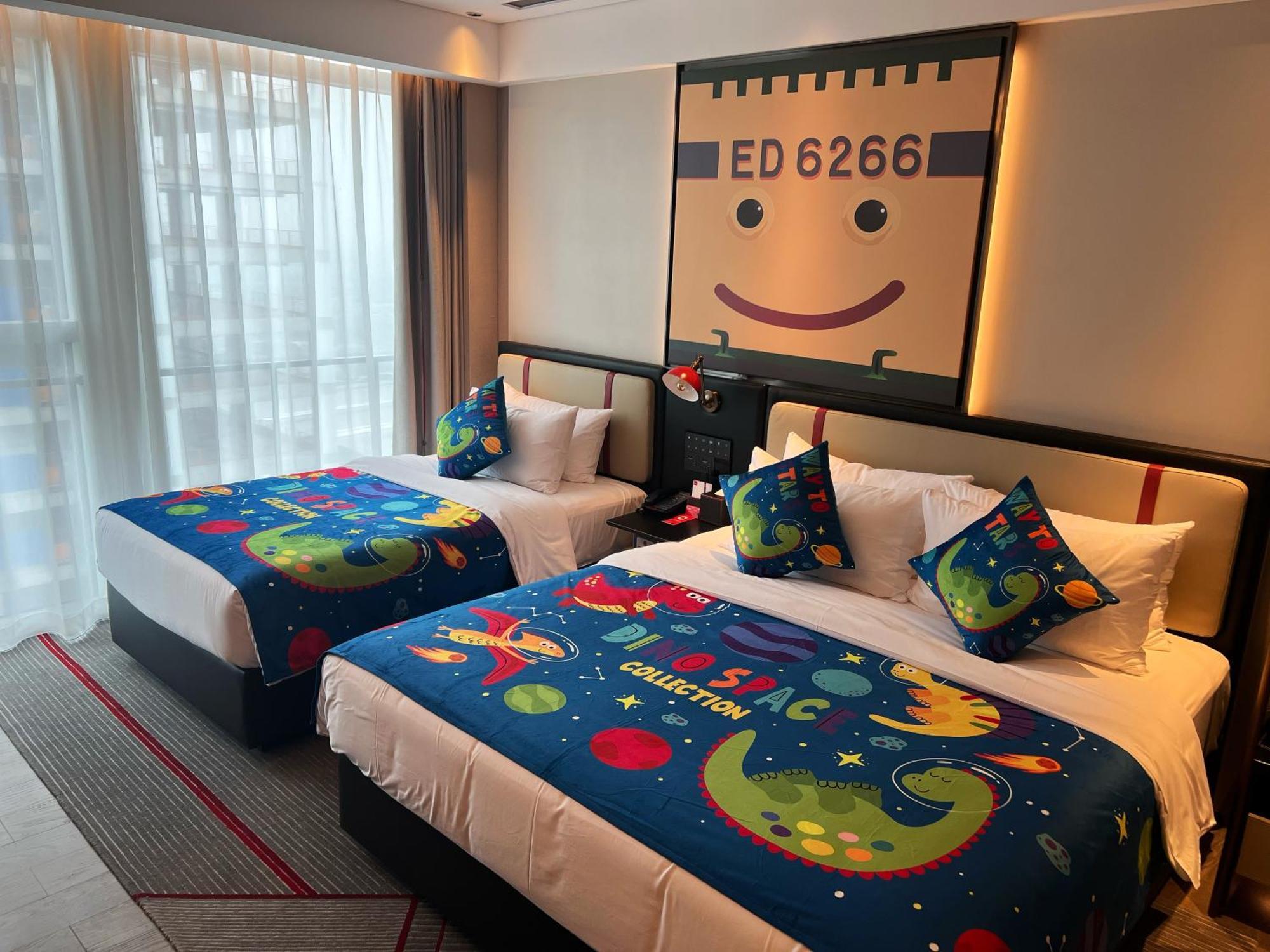 מלון Radisson Red Guangzhou South Railway Station מראה חיצוני תמונה